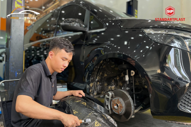 Thi công cách âm chống ồn cho ô tô với sản phẩm StP