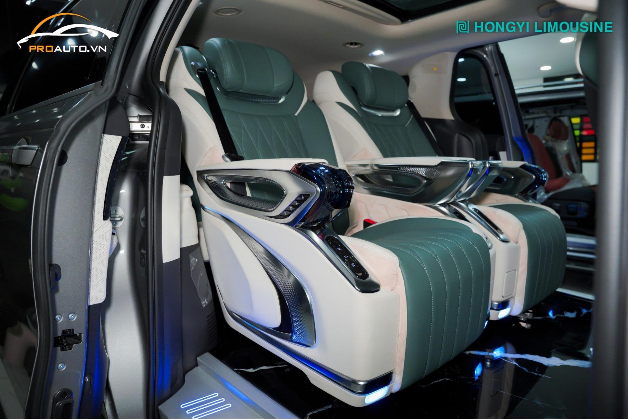 Vì sao chọn màu xanh kem để độ ghế limousine cho Kia Carnival