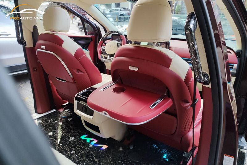 Bàn làm việc Kia Carnival  - Độ limousine xe Kia Carnival 2025 