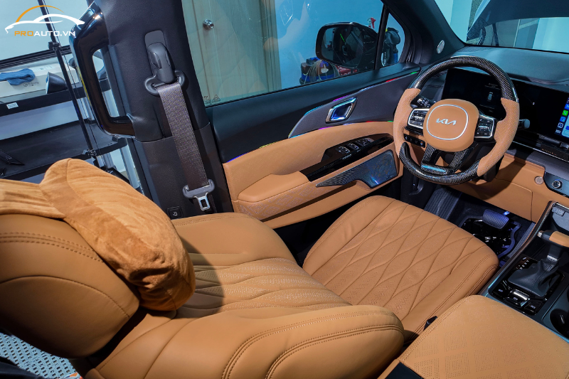 Bọc da ghế xe Kia Carnival 2024 bằng da bò thuộc