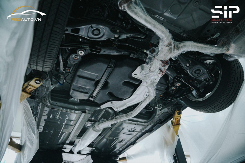 Cách âm chống ồn xe Vinfast VF3 vị trí gầm xe