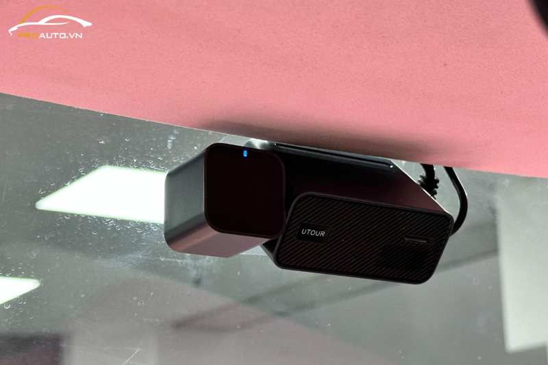 Camera hành trình Utour - Vinfast VF3 độ nội thất