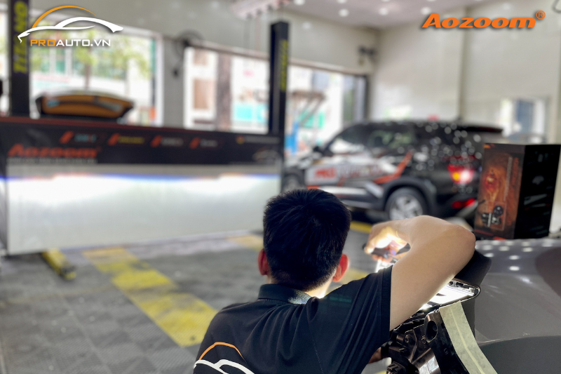 Có nên độ đèn xe Kia Carnival 2024 không?