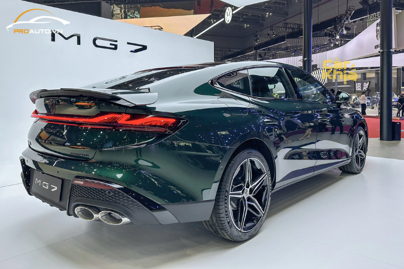 Đèn hậu LED của MG7 thiết kế liền mạch, tạo điểm nhấn cho phần đuôi xe