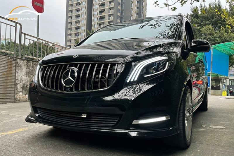 Đèn LED ban ngày của Bodykit GLS Maybach 2024