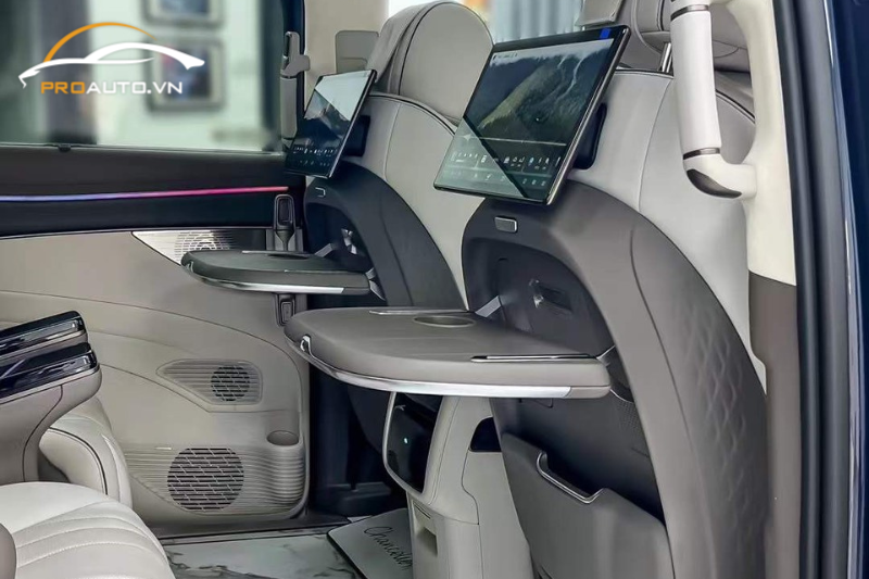 Độ bàn làm việc đa năng Kia Carnival cho xe hơi