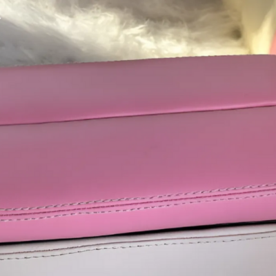 Độ con ngựa tỳ tay - Vinfast VF3 độ nội thất