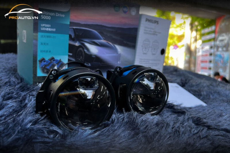 Độ đèn xe Kia Carnival 2024 - Thương hiệu Philips