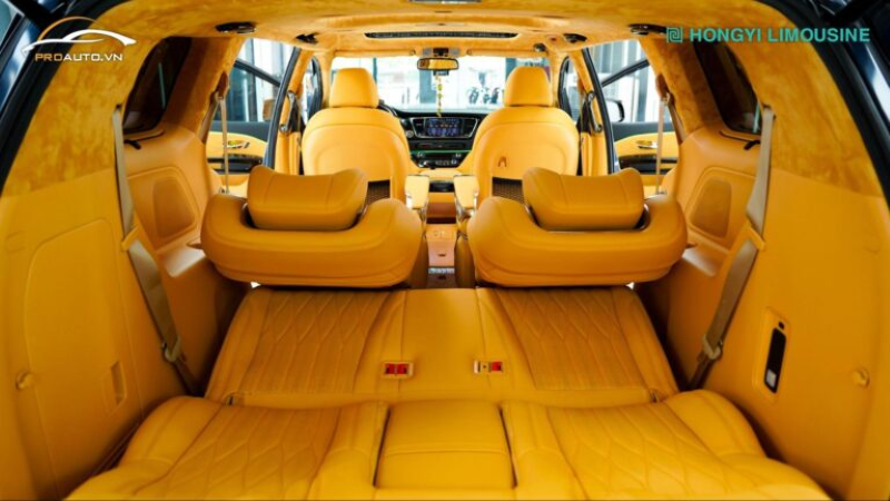 Độ Limousine Kia Carnival 2024 với hạng mục đổi màu nội thất 
