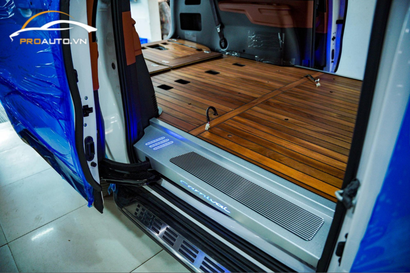  Độ sàn gỗ xe Kia Carnival 2024