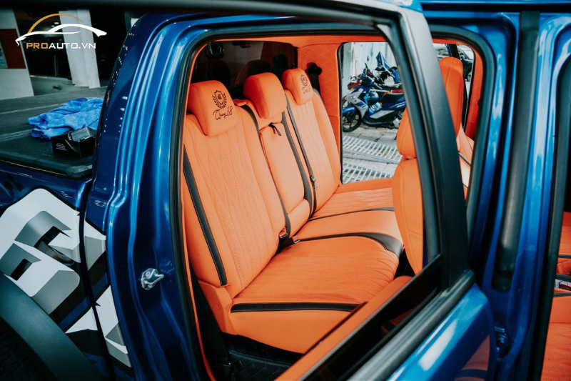 Đổi màu ghế da cho Ford Raptor