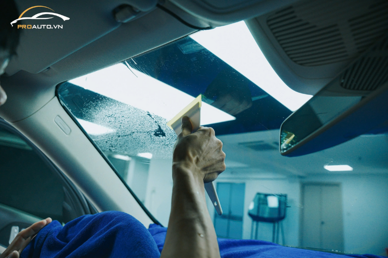 Giá phim cách nhiệt 3M kính lái - Thi công dán phim cách nhiệt 3M kính lái cho xe GLE 450