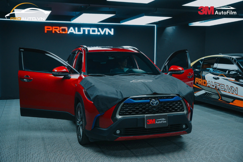 Giá phim cách nhiệt 3M - Thi công dán phim cách nhiệt 3M cho xe Toyota Cross