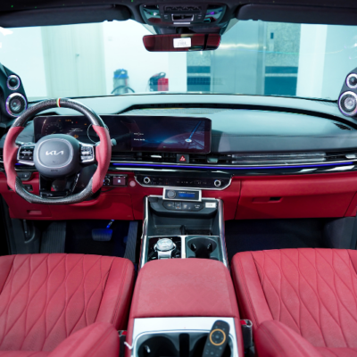 Hình ảnh bọc ghế xe Kia Carnival 2025 màu đỏ tại PROAUTO.VN