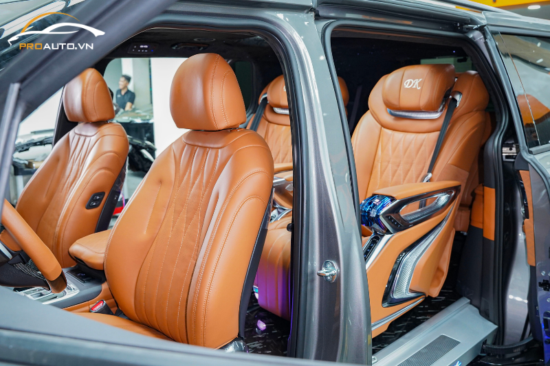 Hình ảnh bọc ghế xe Kia Carnival 2025 toàn diện tại PROAUTO.VN