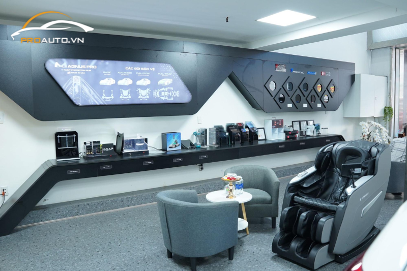 Khu vực test PPF và phim cách nhiệt cho xe hơi tại PROAUTO.VN