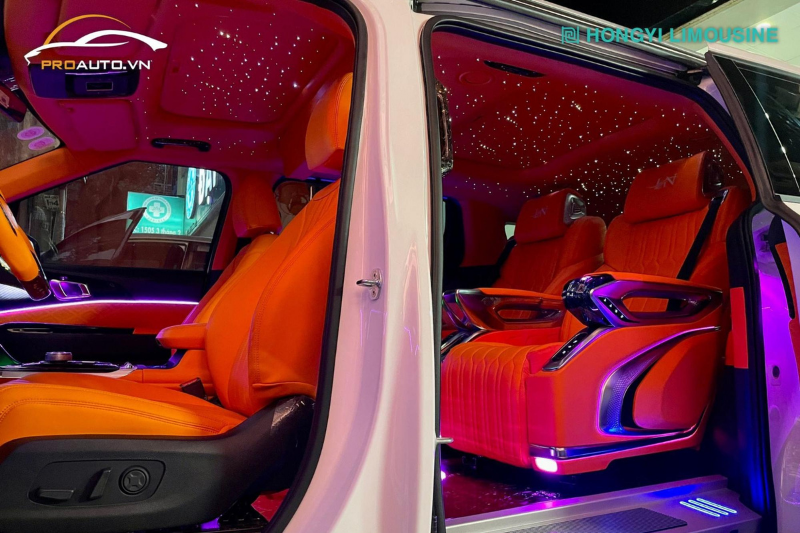 Kia Carnival 2025 độ limousine Hongyi