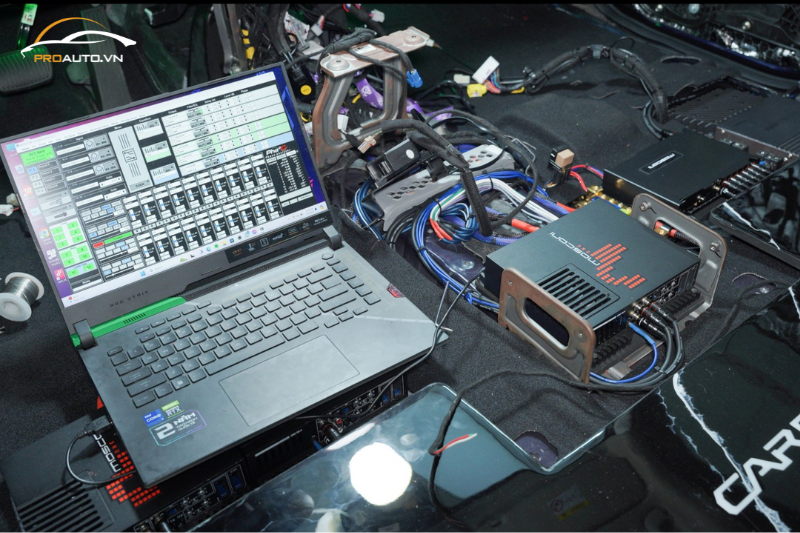 Kinh nghiệm độ loa xe Kia Carnival 2025