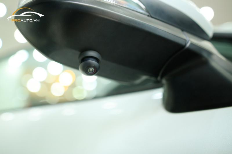 Lắp camera 360 tại vị trí dưới gương chiếu hậu