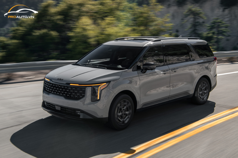 Mặt trước Kia Carnival 2025
