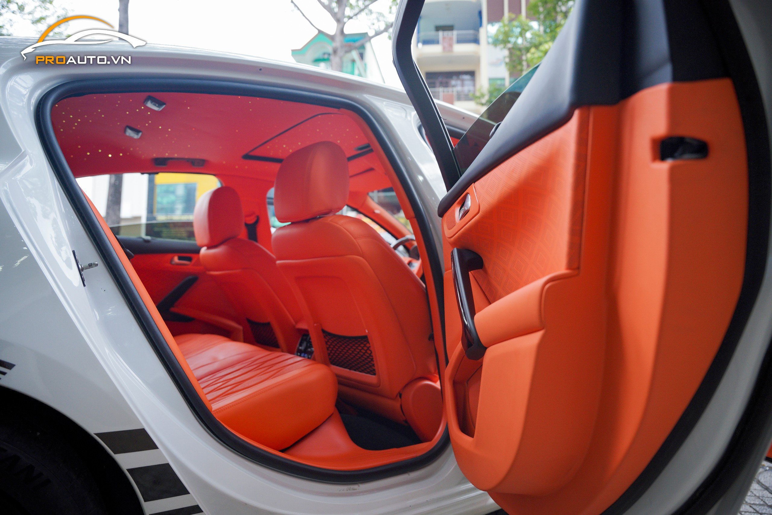 Nên bọc da hay sơn đổi màu chi tiết?