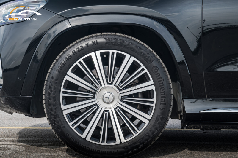 Ốp hông khi nâng cấp Bodykit Maybach 2024