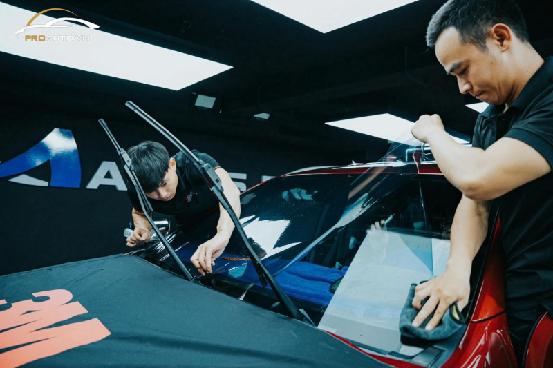 Quy trinh thi công dán phim cách nhiệt 3M chuẩn Mỹ tại PROAUTO.VN