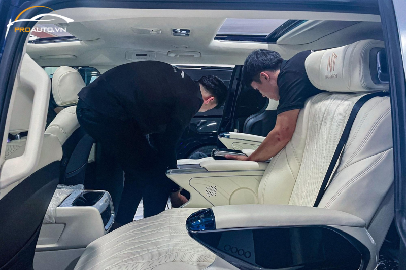 Thi công độ ghế Limousine cho Carnival 2025 tại PROAUTO.VN