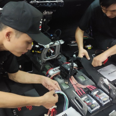 Thi công độ loa cực chất cho xe hơi 