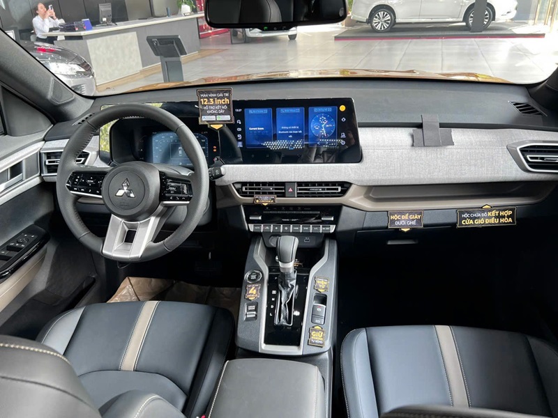 Bảng đồng hồ kỹ thuật số 8 inch và màn hình giải trí cảm ứng 12,3 inch