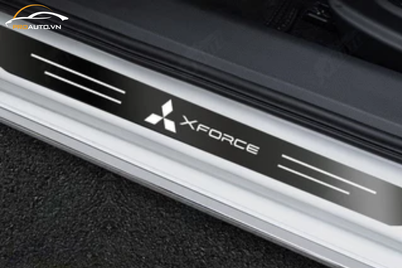 Bệ bước chân xe Xforce 2024