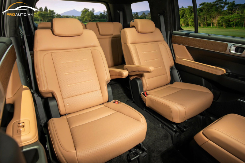 Bọc da ghế xe Hyundai Santafe 2024 bằng da thuộc bò