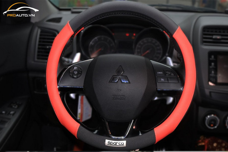 Bọc vô lăng xe Mitsubishi Xforce 2024