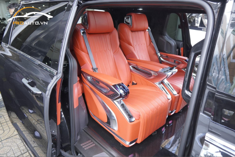 Bùng nổ cùng cặp ghế Limousine 4.0 màu đỏ
