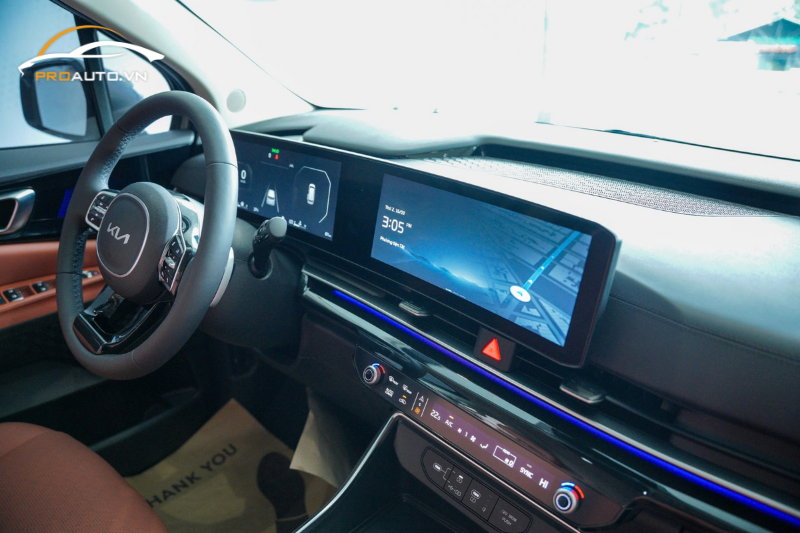 Carnival 2025 được trang bị cụm màn hình cong Panoramic