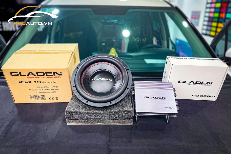 Cấu hình độ âm thanh xe Kia Carnival 1