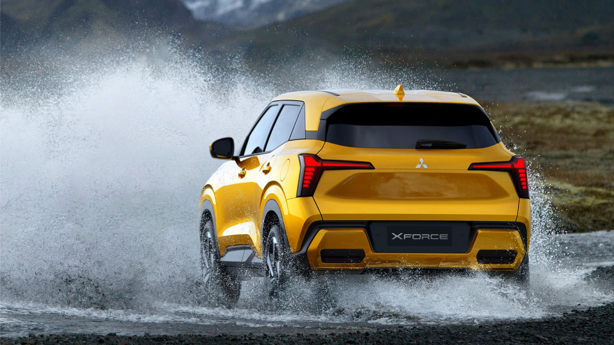 Cụm đèn hậu LED kiểu T-shape được lặp lại tạo sự đồng bộ, vững chãi