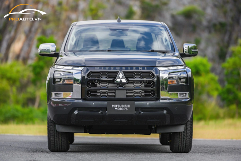 Đầu xe Mitsubishi Triton 2025