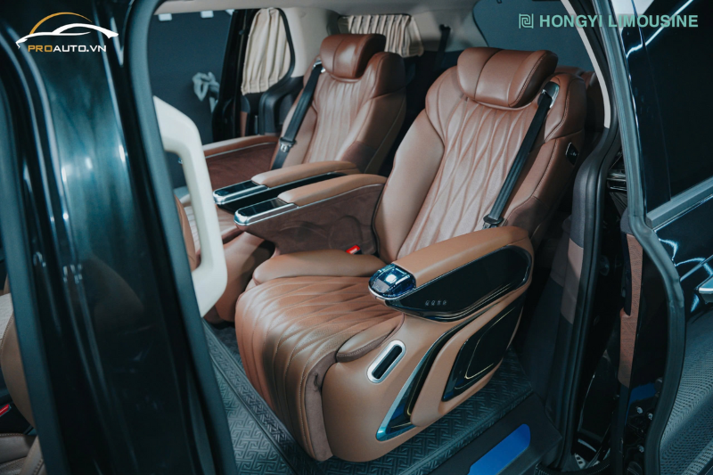 Độ ghế Limousine HongYi Crystal 2.0 Plus cho xe Hyundai Santafe 2024