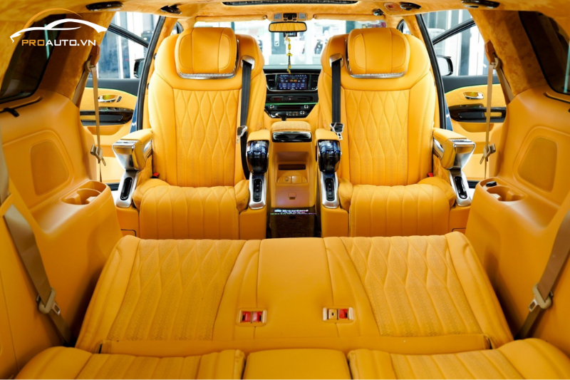 Độ ghế Limousine HongYi Crystal 4.0 Pro cho xe Hyundai Santafe 2024