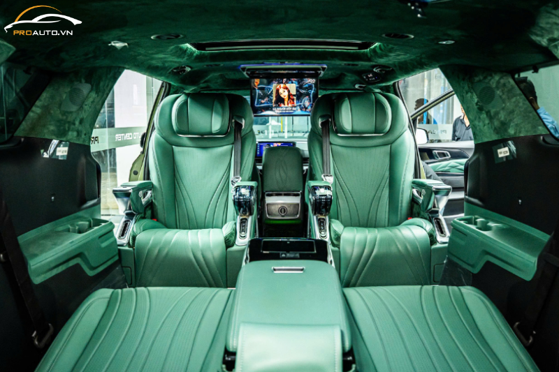 Độ ghế Limousine HongYi Crystal 4.0 Pro Max cho xe Hyundai Santafe 2024