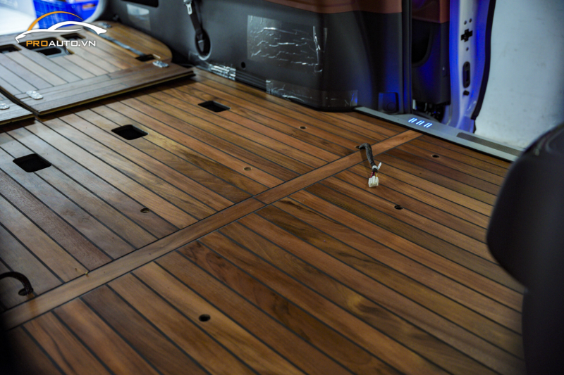 Độ sàn gỗ cho xe Hyundai Santafe 2024