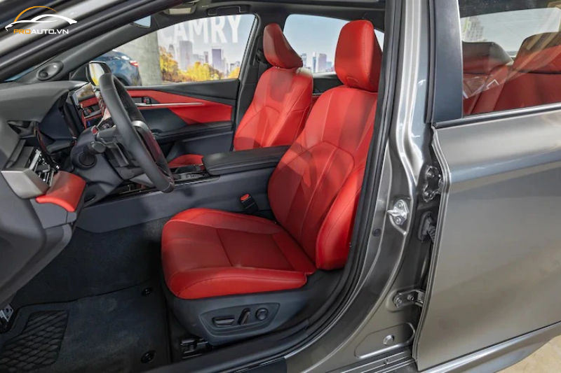 Ghế ngồi được thiết kế lại với đệm dày hơn và hỗ trợ lưng tốt hơn