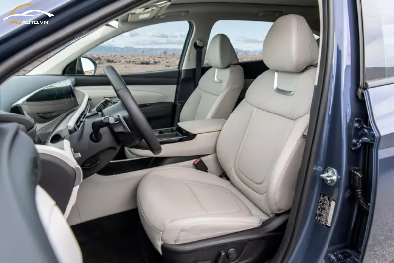 Ghế trước có thể chỉnh điện 10 hướng bên lái và 8 hướng bên phụ, kèm khả năng nhớ 3 vị trí