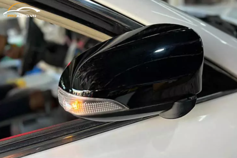 Gương gập lên xuống xe Mitsubishi Xforce 2024