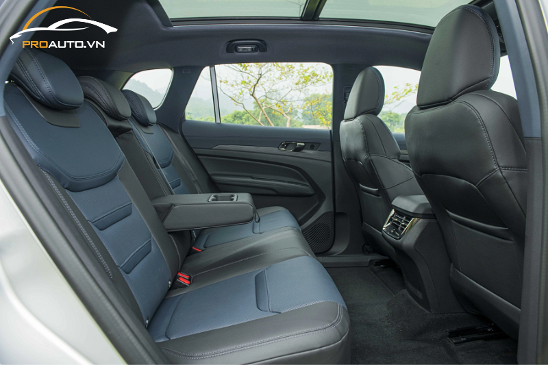 Hàng ghế sau Ford Territory cực kỳ rộng rãi