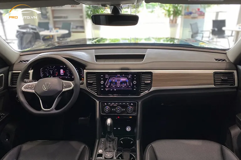 Hệ thống đèn viền nội thất Ambient Lighting ở khoang lái