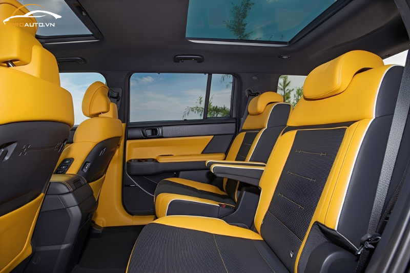 Khi nào chủ xe cần bọc da ghế xe Hyundai Santafe 2024?