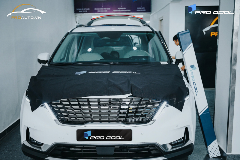 Kia Carnival dán phim cách nhiệt Pro Cool