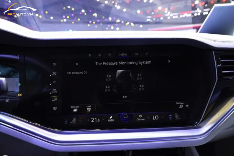 Màn hình trung tâm xe Volkswagen Touareg